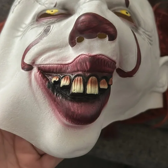 👻 Pennywise Halloween Mask - Picture 4 of 4